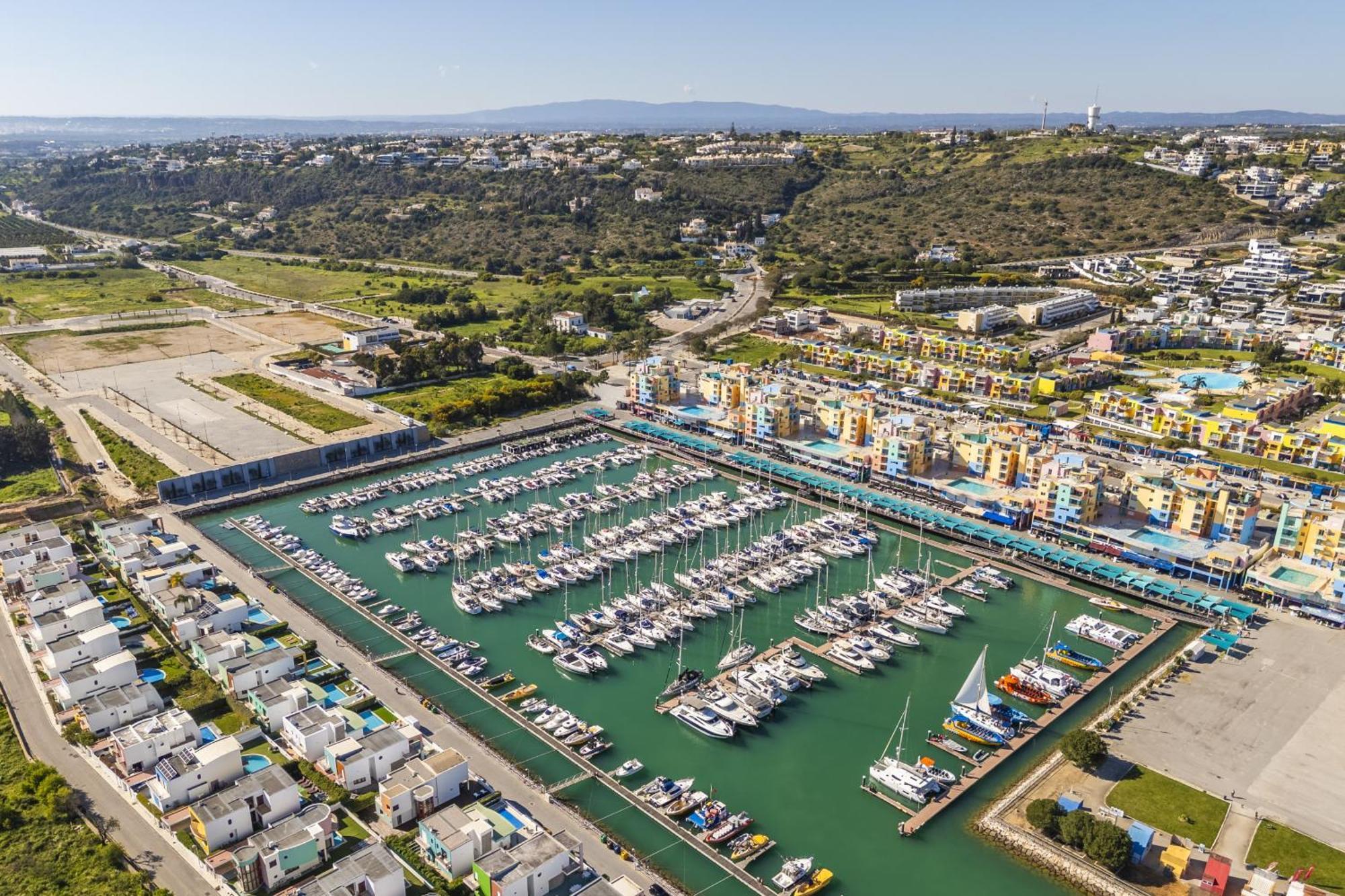 אלבופיירה Marina Breeze Apartment With Pool - 900M From The Beach מראה חיצוני תמונה
