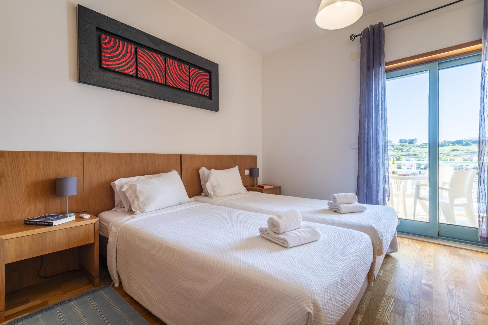 אלבופיירה Marina Breeze Apartment With Pool - 900M From The Beach מראה חיצוני תמונה